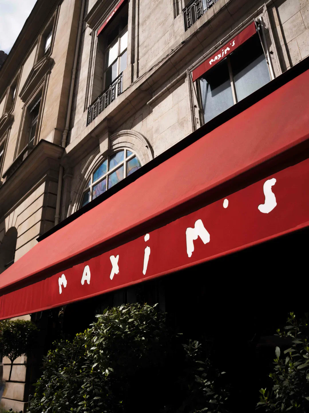 Maxim's - exterior